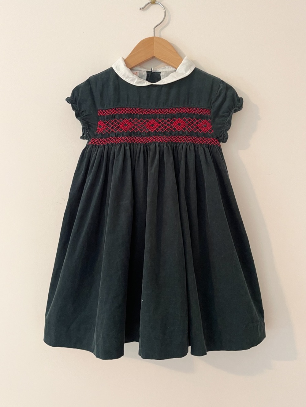 GOCCO 🇪🇸 Hand Smocked Deep Forest Green Corduroy Peter Pan Collar Heirloom Dress